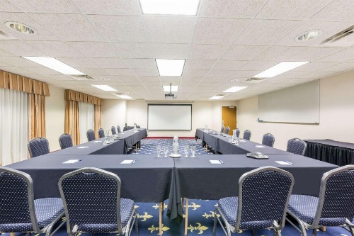 Baymont by Wyndham Des Moines Airport image 17