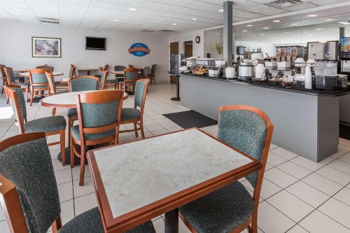 Baymont by Wyndham Des Moines Airport image 20