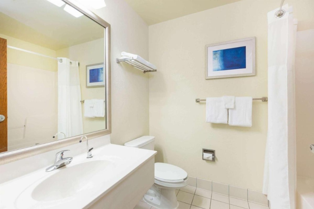 Baymont by Wyndham Des Moines Airport Image 6