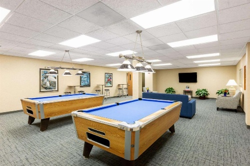 Baymont by Wyndham Des Moines Airport image 9